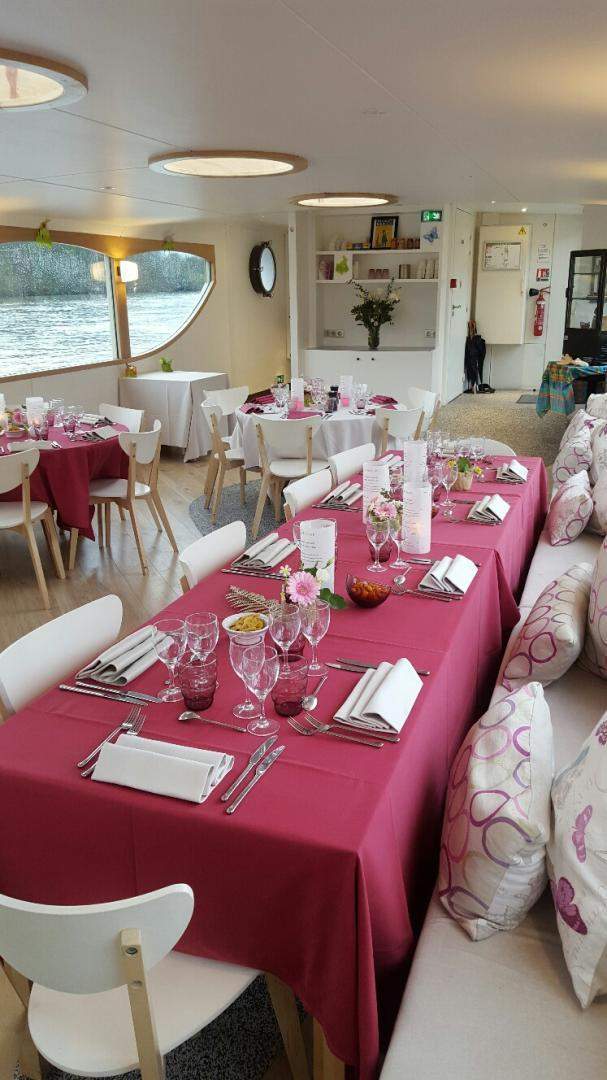 Salle à louer sur une péniche à Conflans-Sainte-Honorine