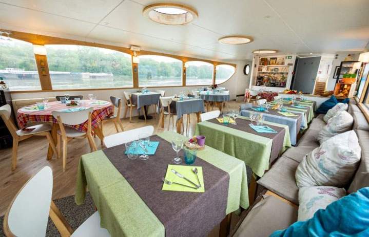 Péniche événementielle à louer à Conflans-Sainte-Honorine