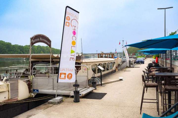 Péniche événementielle à louer à Conflans-Sainte-Honorine