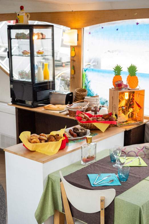 Traiteur à bord d’une péniche à Conflans Sainte Honorine