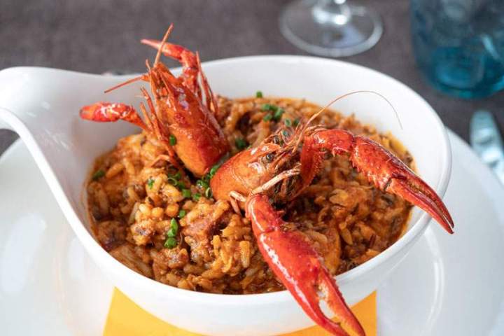 Traiteur buffet sur péniche à Conflans Sainte Honorine