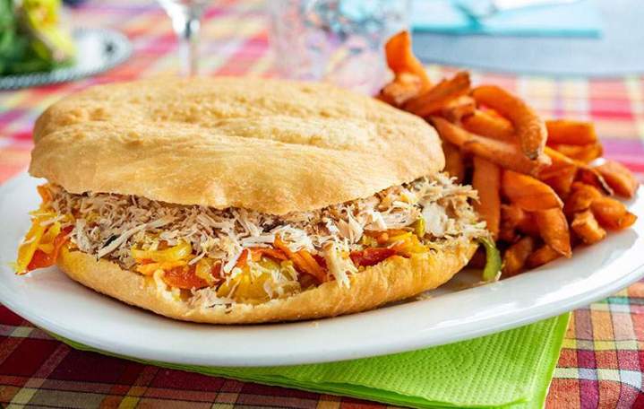 Traiteur pour repas festif sur péniche à Conflans Sainte Honorine