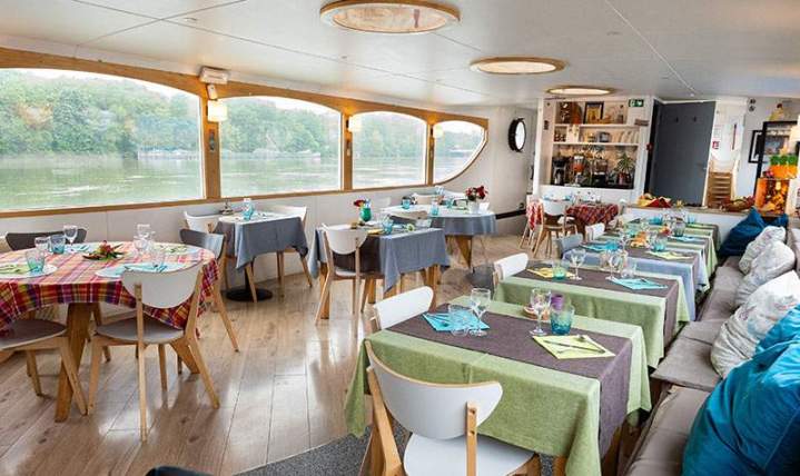 Péniche événementielle à louer à Conflans-Sainte-Honorine